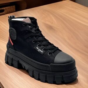 Palladium Revolt Hi TX Women's Boots (96)